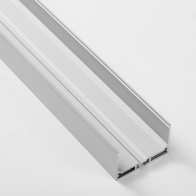 Iluminação suspensa em perfil de Led de alumínio em forma de U Luminária